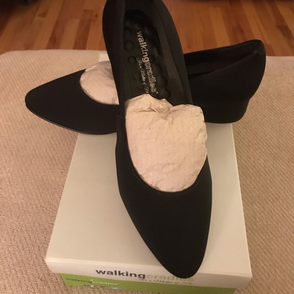 Walking Cradles Woman’s Shoes - Picture 3 of 10